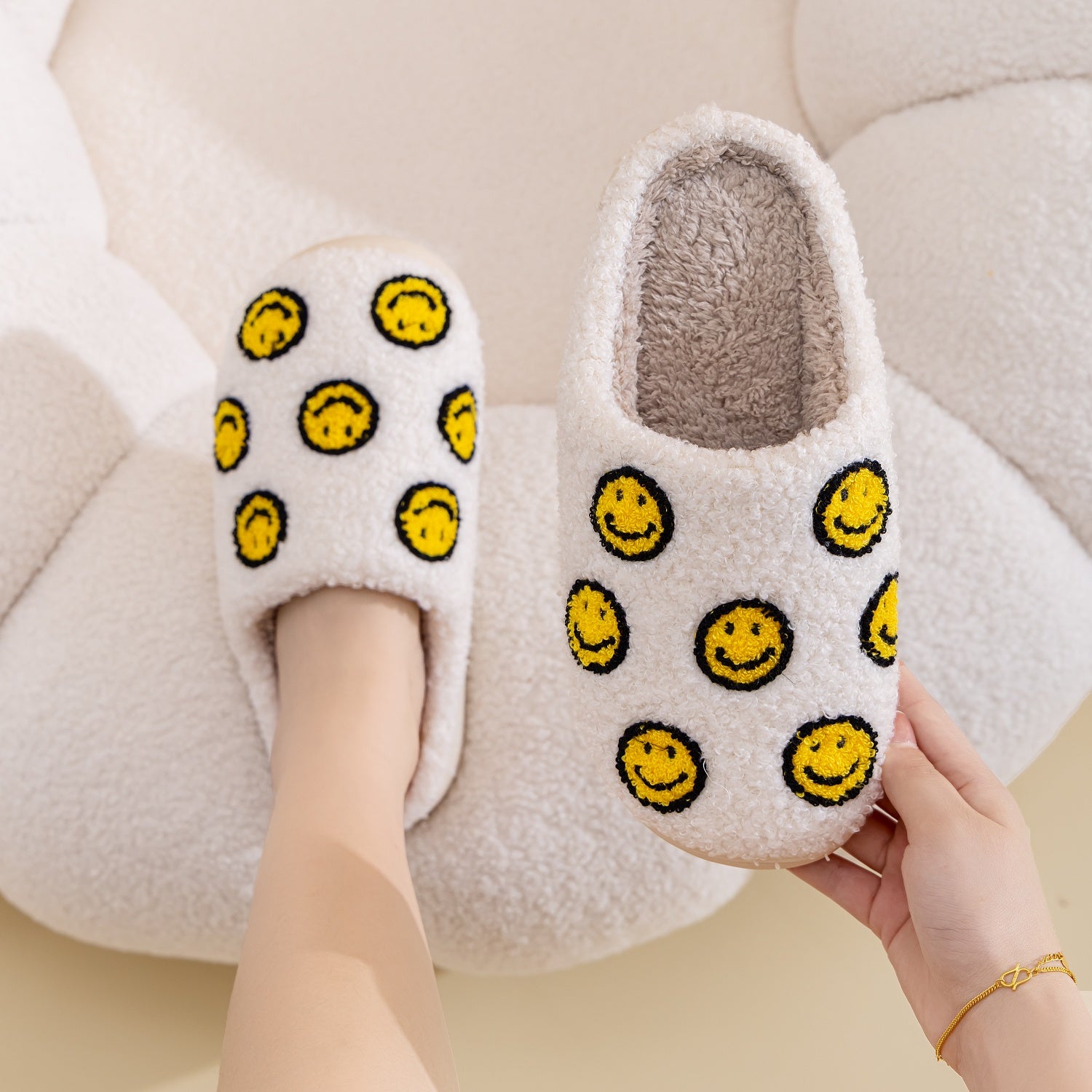 Melody Smiley Face Slippers - RebelReine Apparel & Co.