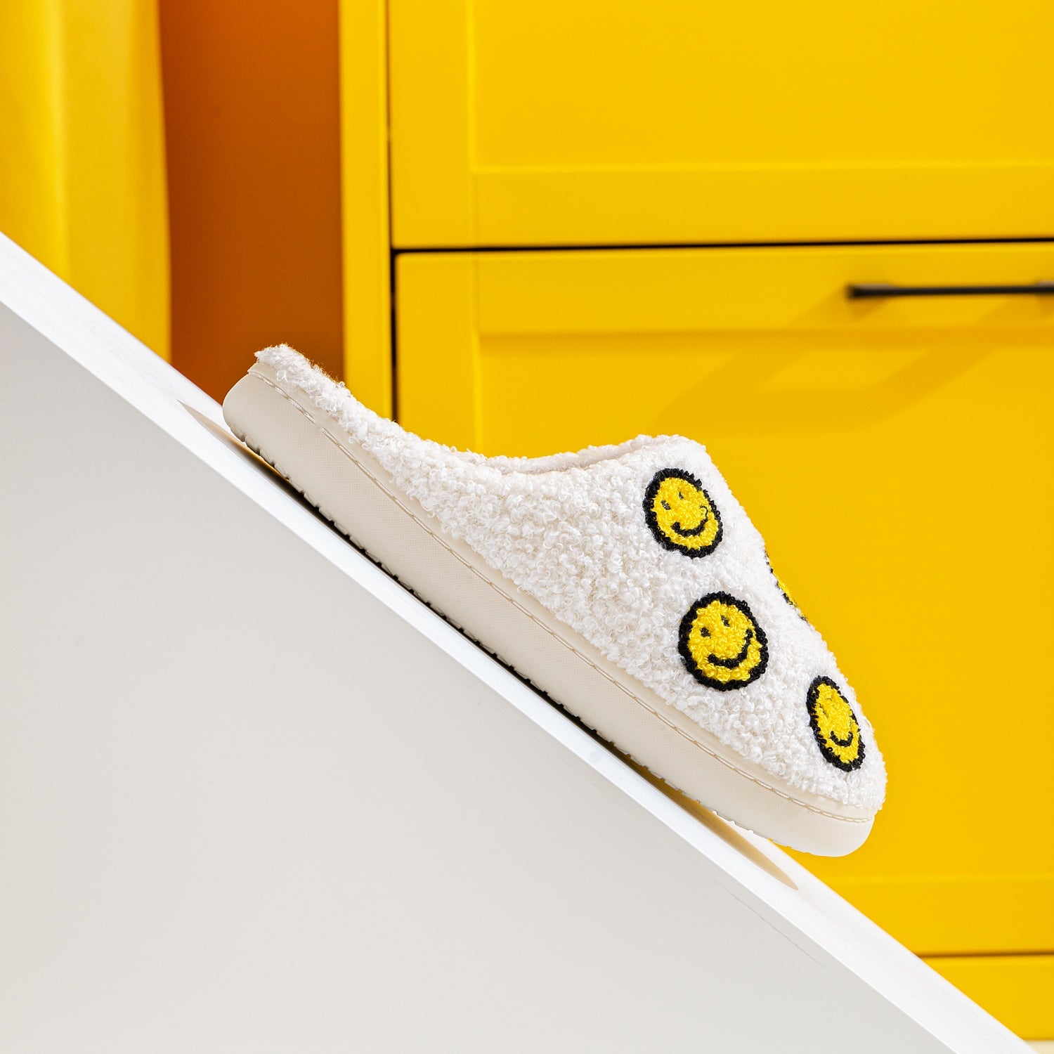 Melody Smiley Face Slippers - RebelReine Apparel & Co.